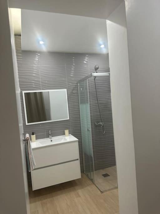 פראייה Ocean Mirror Apartment מראה חיצוני תמונה